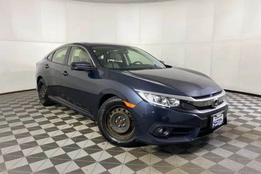 2018 Honda Civic EX-T photo 1