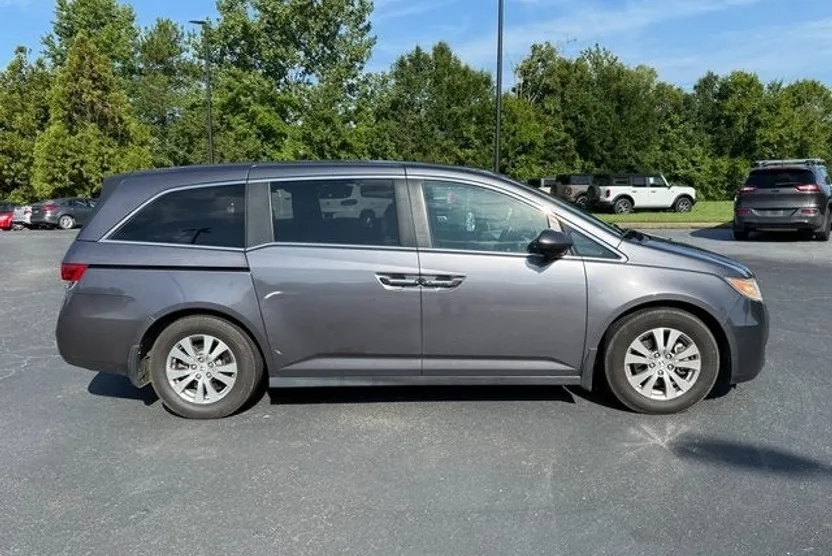 2016 Honda Odyssey EX-L photo 1