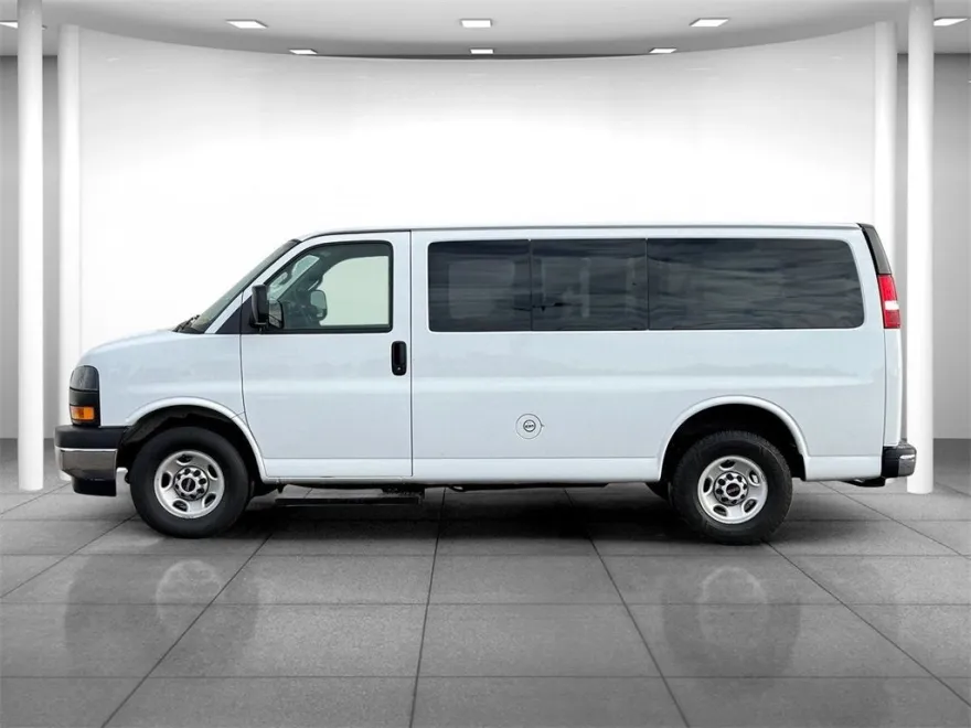 2019 Gmc Savana Passenger 3500 LS photo 1