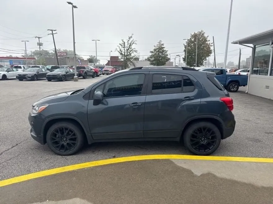 2021 Chevrolet Trax LT photo 1