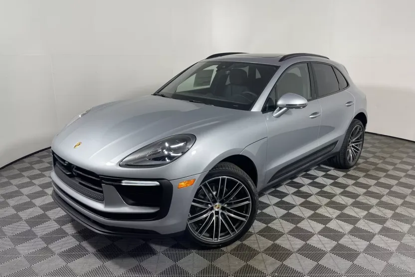 2026 Porsche Macan T photo 1