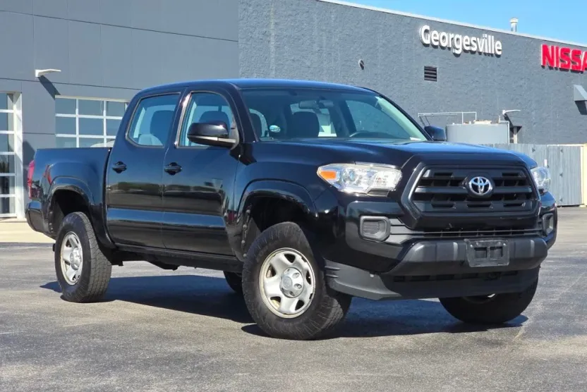 2017 Toyota Tacoma SR photo 1