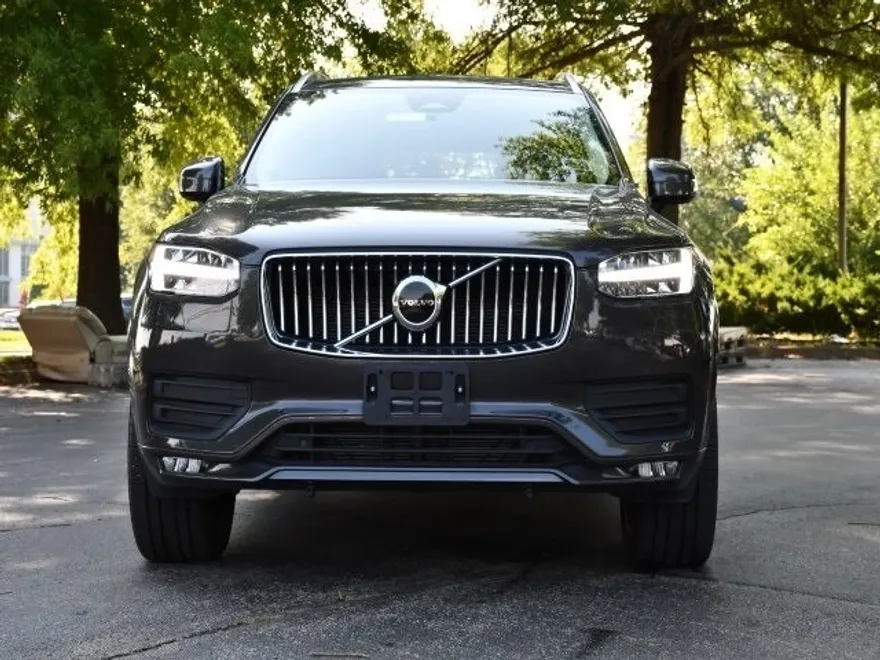 2023 Volvo XC90 B5 Core photo 1