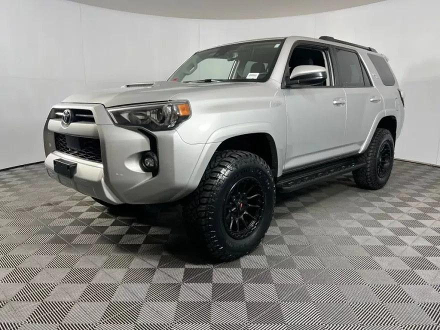 2024 Toyota 4Runner TRD Off-Road photo 1