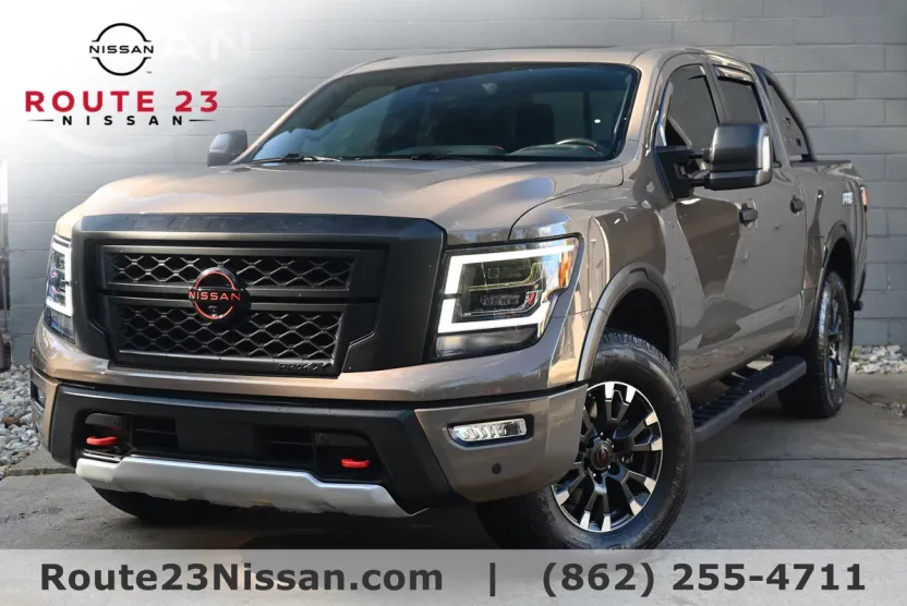 2024 Nissan Titan PRO-4X photo 1