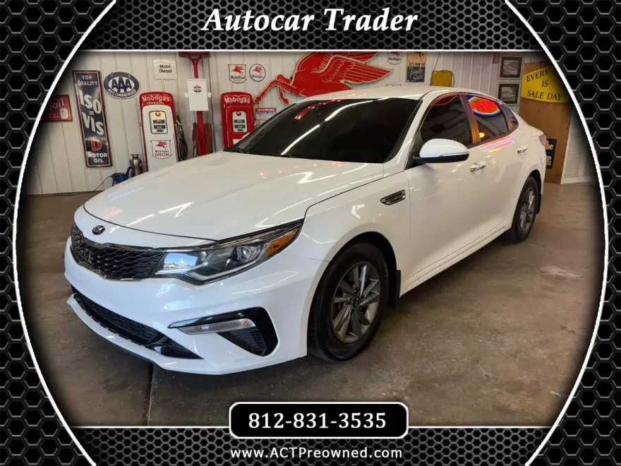 2020 Kia Optima LX photo 1