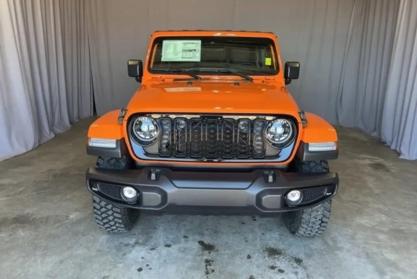 2025 Jeep Gladiator Willys photo 1
