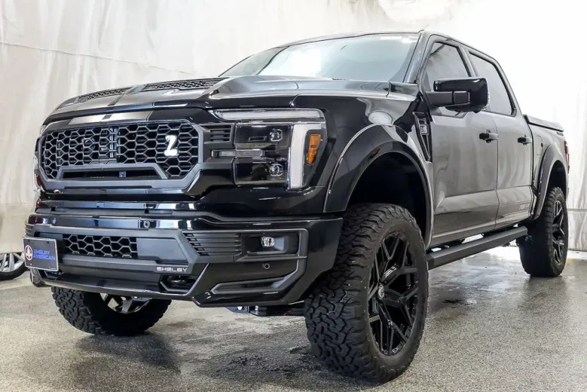 2025 Ford F-150 Lariat photo 1