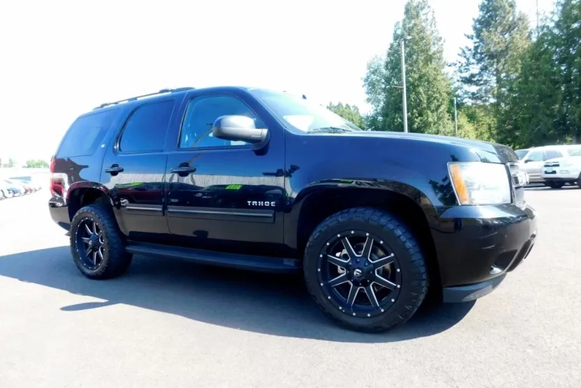 2014 Chevrolet Tahoe LT photo 1