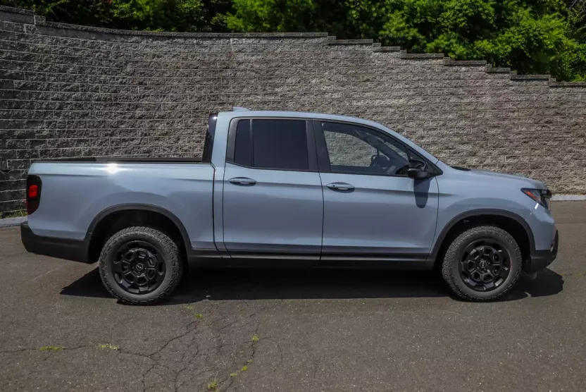 2025 Honda Ridgeline TrailSport photo 1