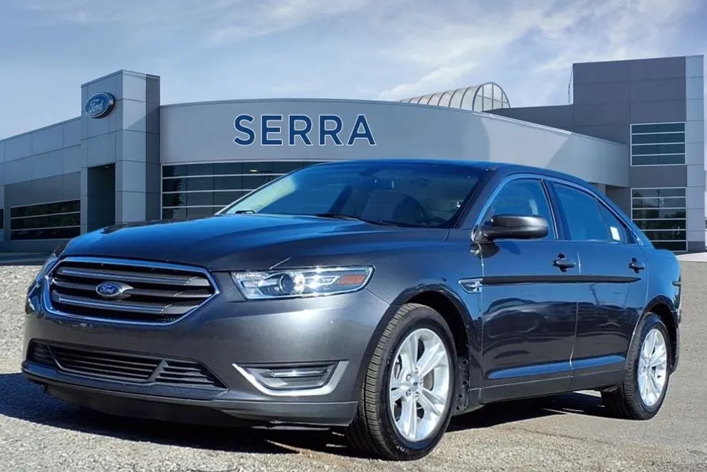 2019 Ford Taurus SEL photo 1