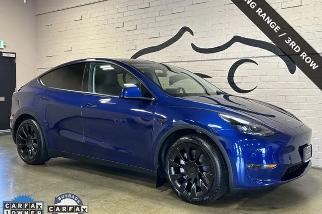 2024 Tesla Model Y Long Range photo 1
