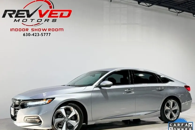 2018 Honda Accord Touring photo 1