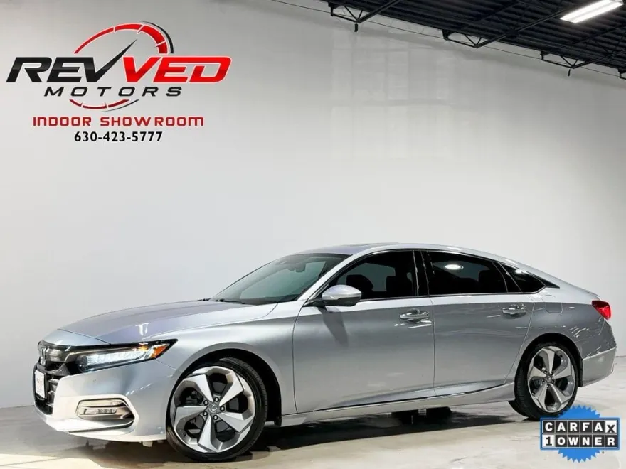 2018 Honda Accord Touring photo 1