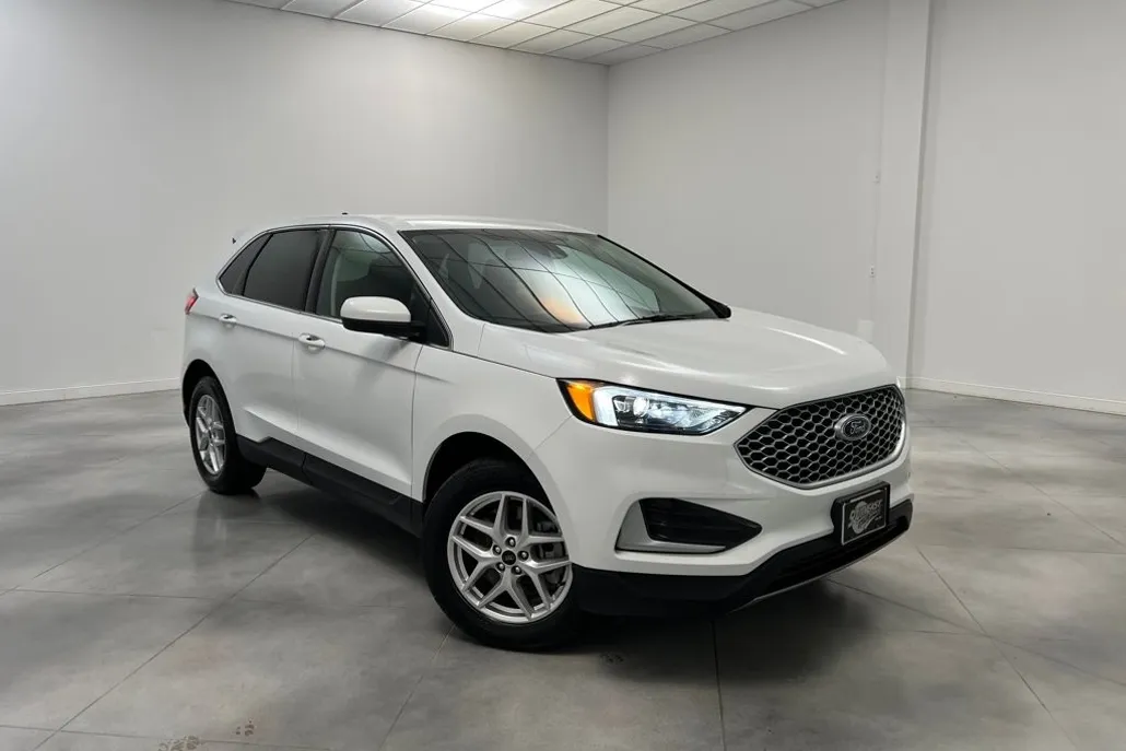 2024 Ford Edge SEL photo 1