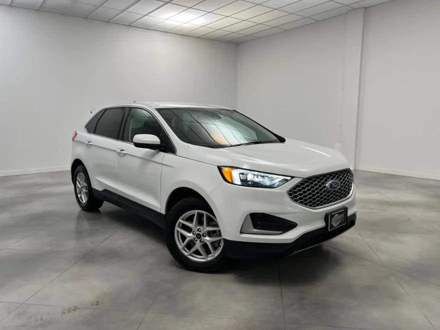 2024 Ford Edge SEL photo 1