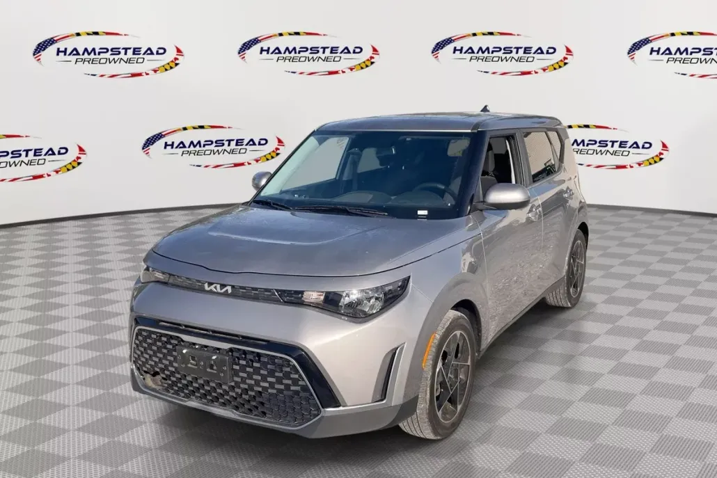 2023 Kia Soul EX photo 1