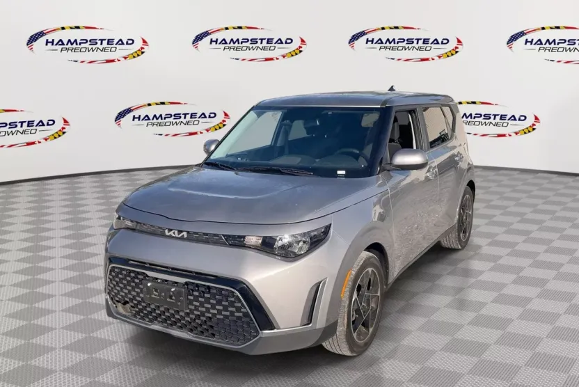 2023 Kia Soul EX photo 1