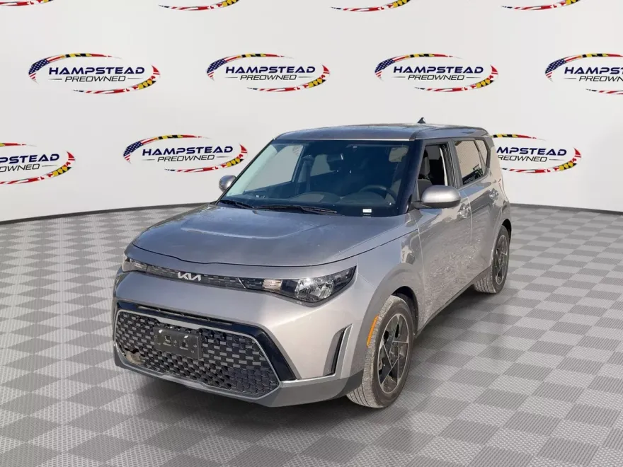 2023 Kia Soul EX photo 1