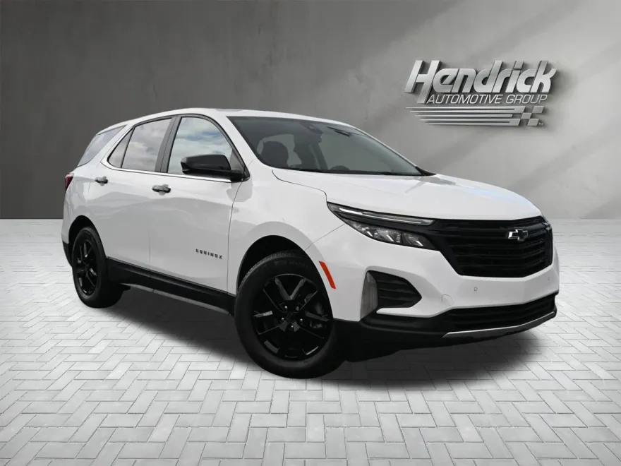 2023 Chevrolet Equinox LT photo 1