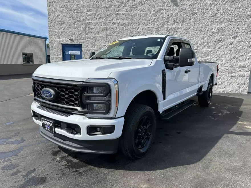 2023 Ford F-350 XL photo 1