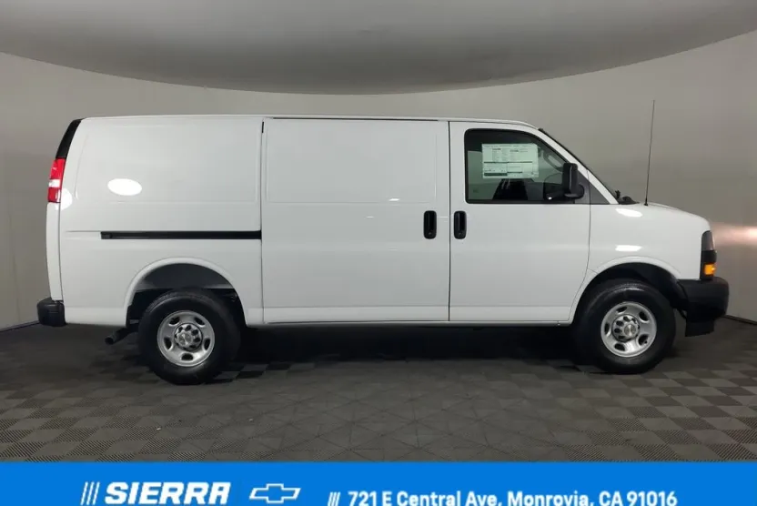 2025 Chevrolet Express Cargo 2500 photo 1