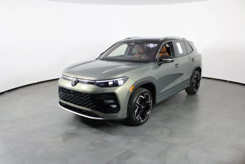 2025 Volkswagen Tiguan SEL R-Line Black photo 1