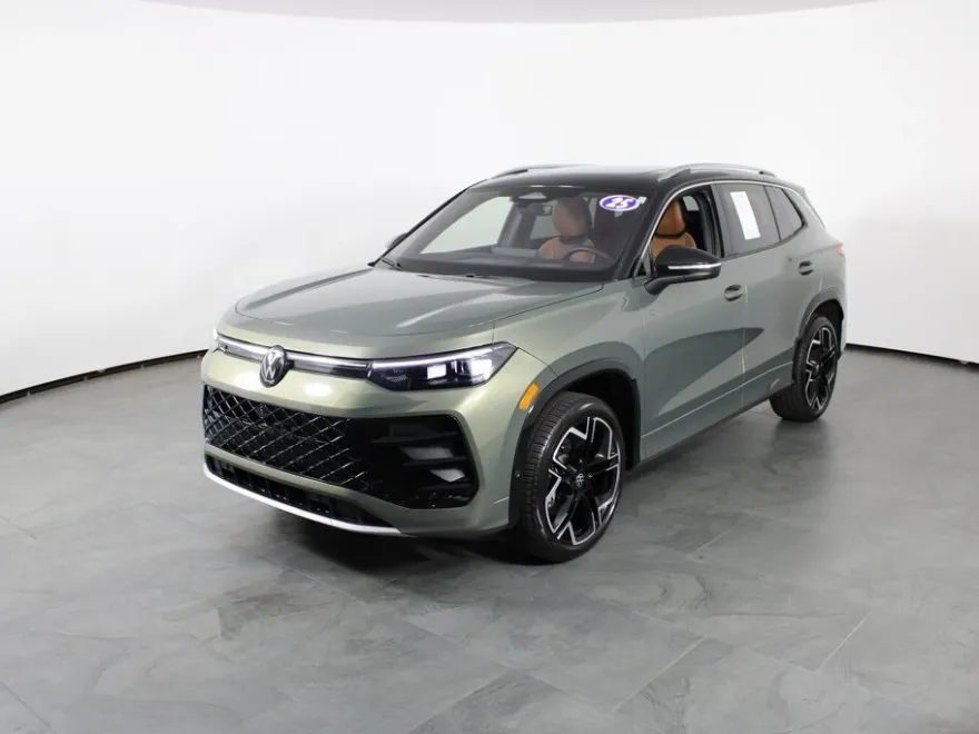 2025 Volkswagen Tiguan SEL R-Line Black photo 1