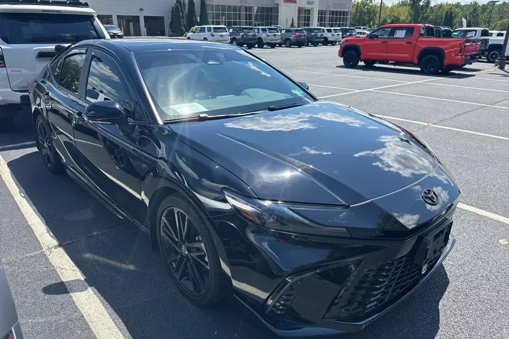 2025 Toyota Camry XSE photo 1