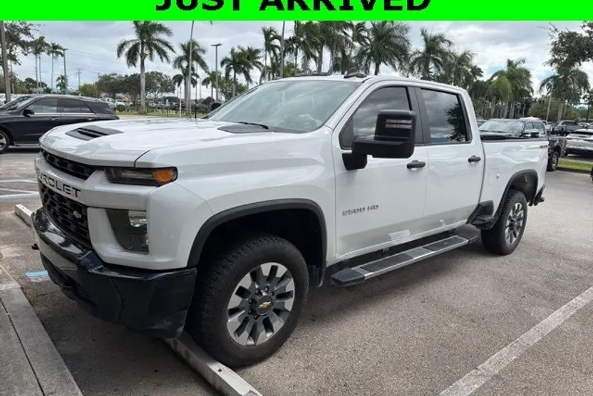 2022 Chevrolet Silverado 2500HD Custom photo 1