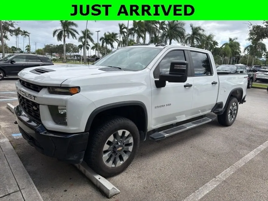 2022 Chevrolet Silverado 2500HD Custom photo 1