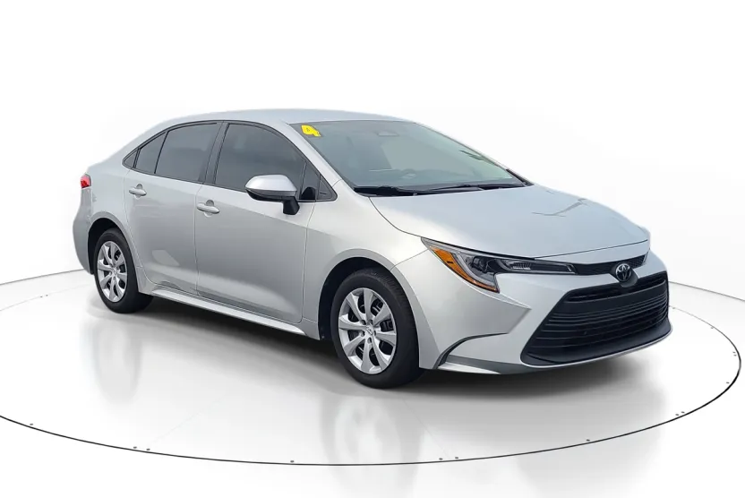 2024 Toyota Corolla LE photo 1