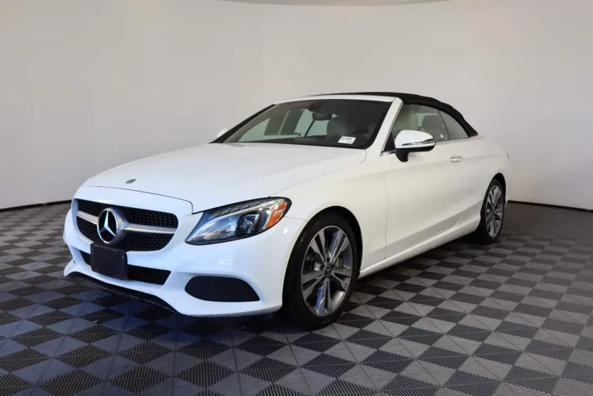 2018 Mercedes Benz C 300 photo 1