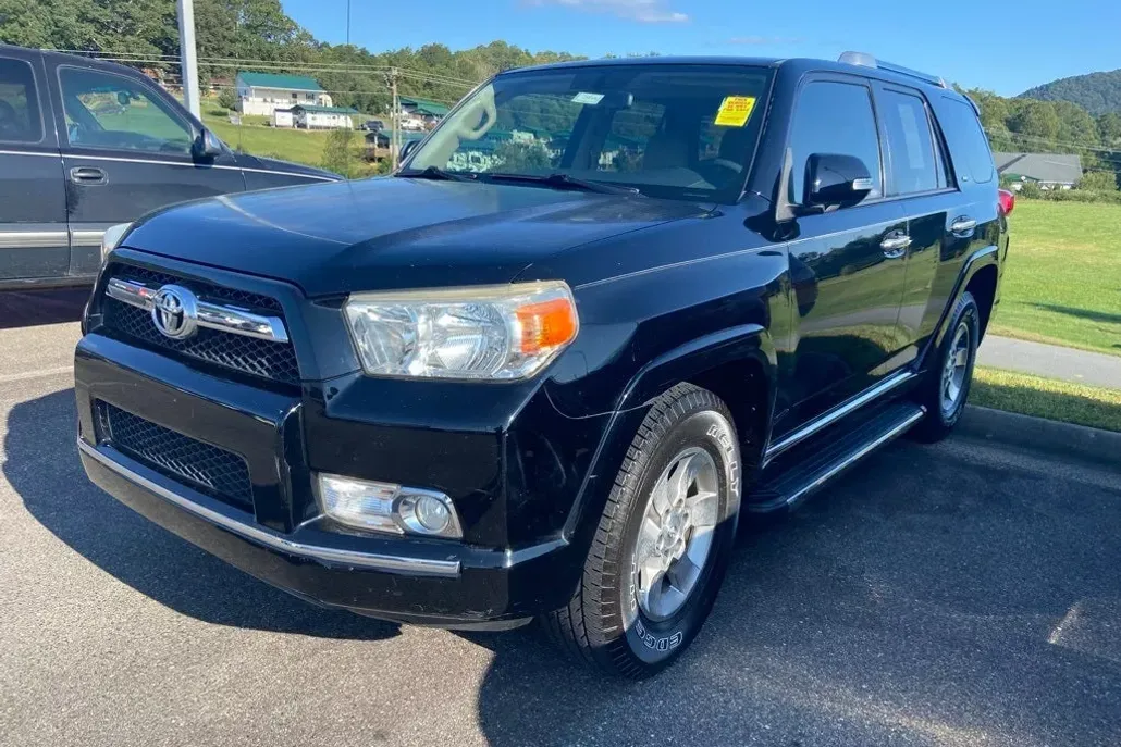 2013 Toyota 4Runner SR5 photo 1