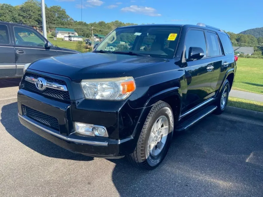 2013 Toyota 4Runner SR5 photo 1