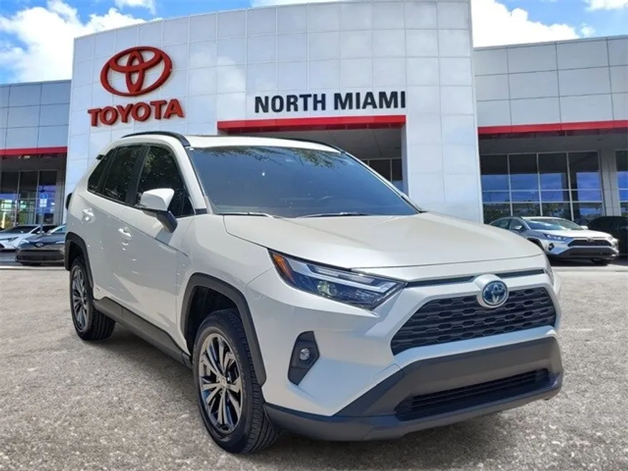 2022 Toyota RAV4 Hybrid XLE Premium photo 1