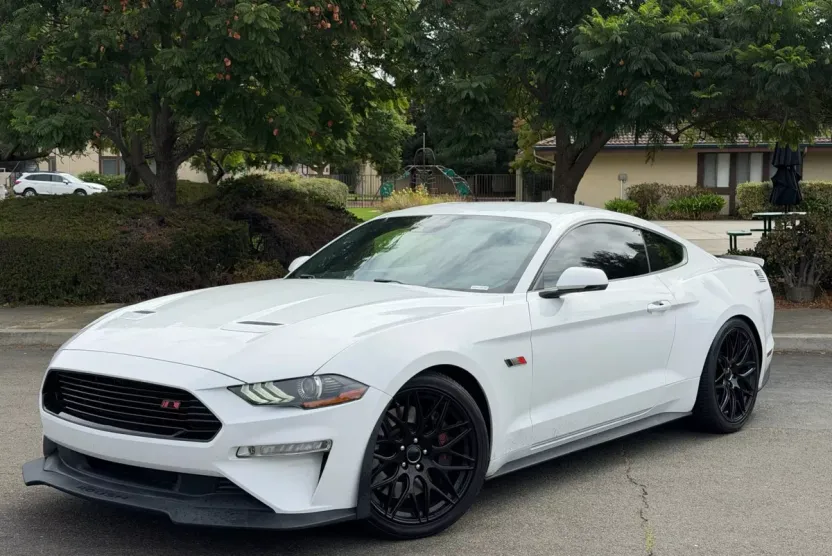 2022 Ford Mustang GT Premium photo 1
