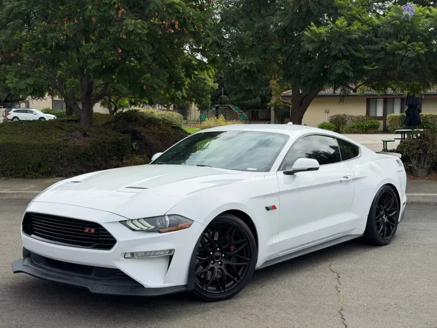 2022 Ford Mustang GT Premium photo 1