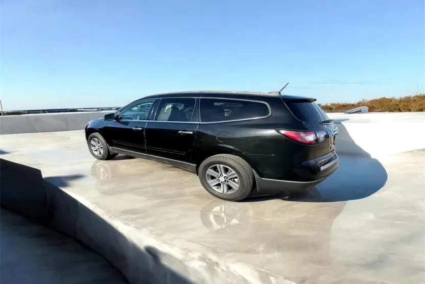2017 Chevrolet Traverse 1LT photo 1