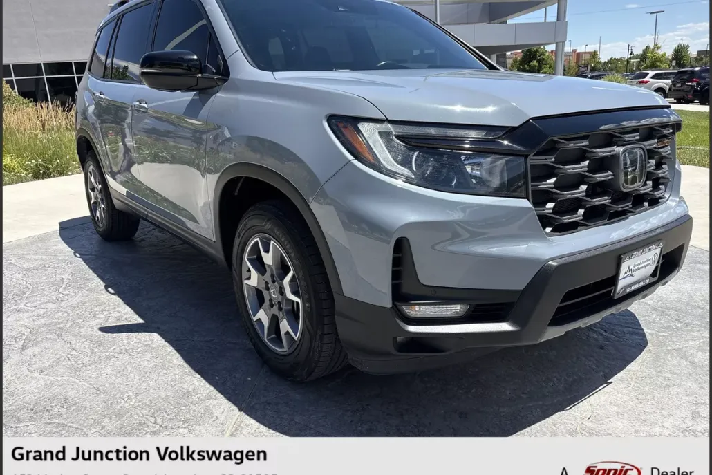 2022 Honda Passport TrailSport photo 1
