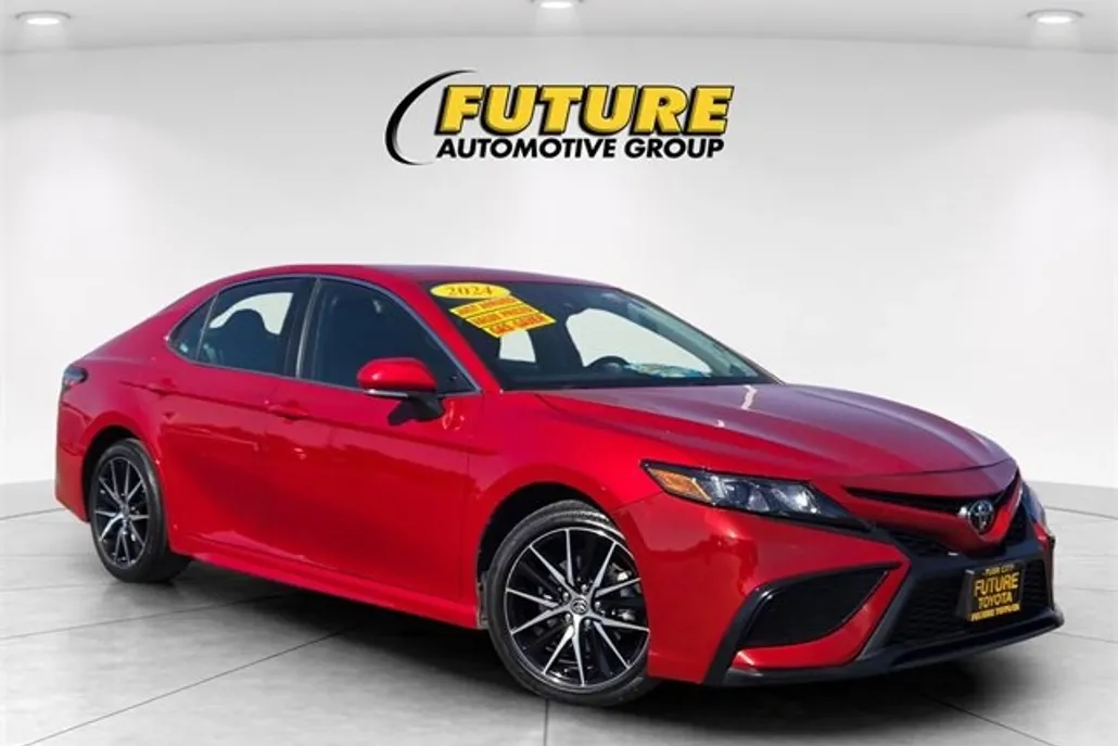 2024 Toyota Camry SE photo 1