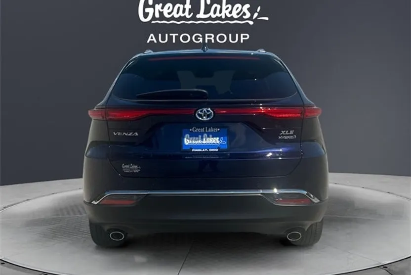 2022 Toyota Venza XLE photo 1