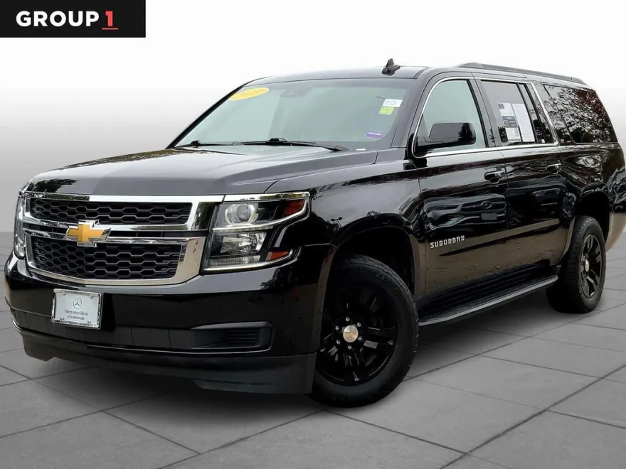 2019 Chevrolet Suburban LT photo 1