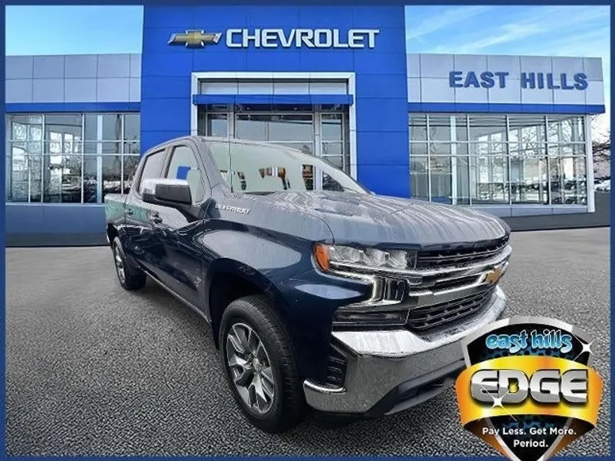 2022 Chevrolet Silverado 1500 LT photo 1