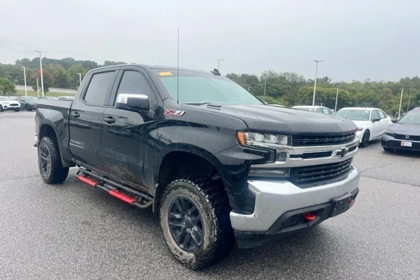 2020 Chevrolet Silverado 1500 LT photo 1