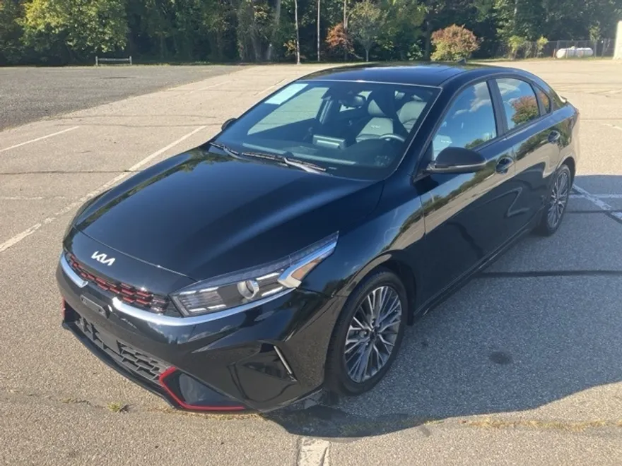2024 Kia Forte GT-Line photo 1