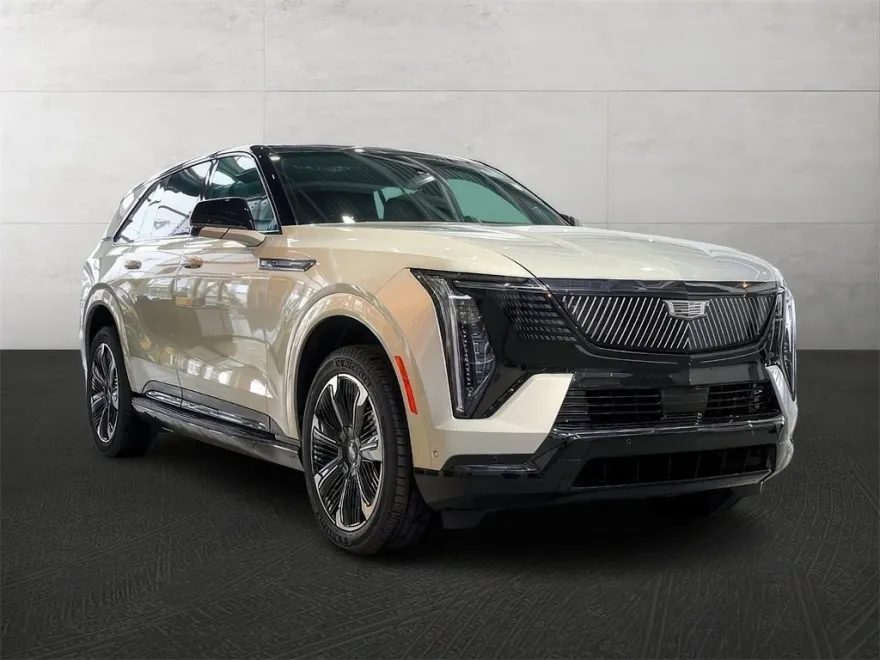2025 Cadillac Escalade IQ Luxury photo 1