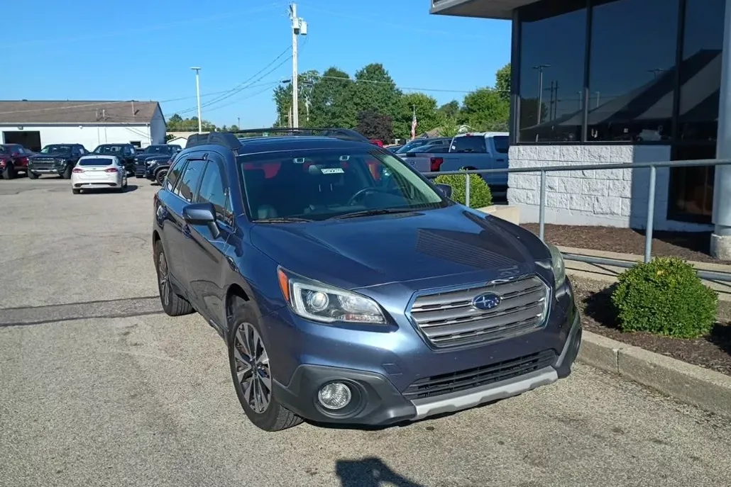 2016 Subaru Outback 2.5i Limited photo 1