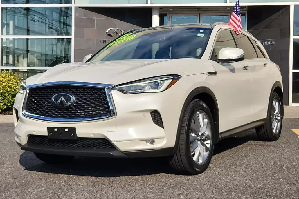 2022 Infiniti QX50 Essential AWD photo 1