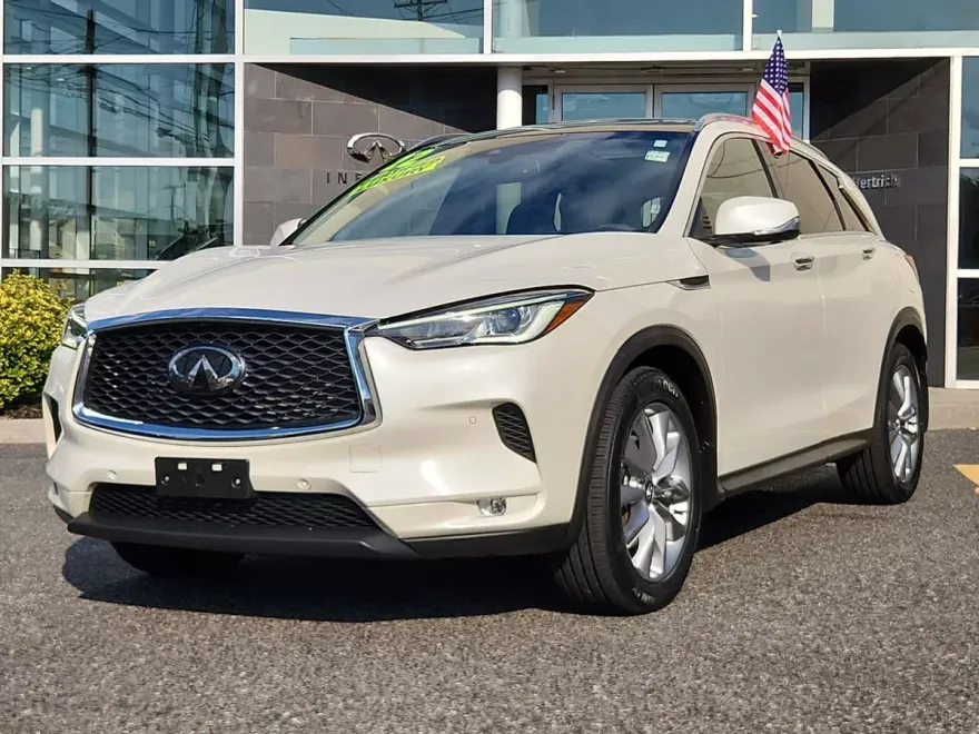 2022 Infiniti QX50 Essential AWD photo 1